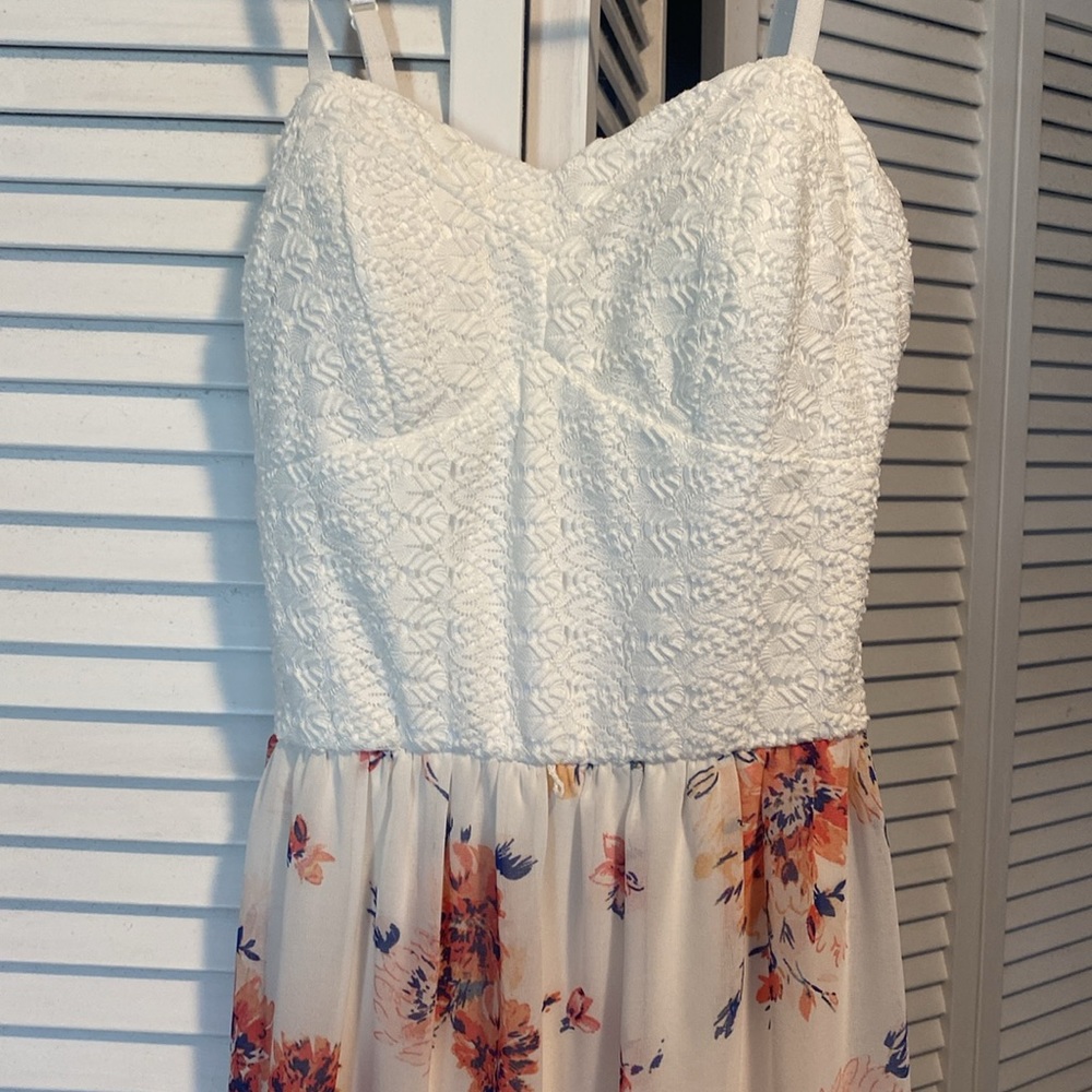 Beautiful Floral Maxi size Small - Picture 3 of 4